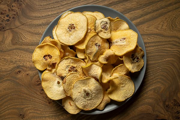 تصویر 2 از سیب خشک طعم دار درجه یک سالم و خوش طعم برای استفاده روزانه